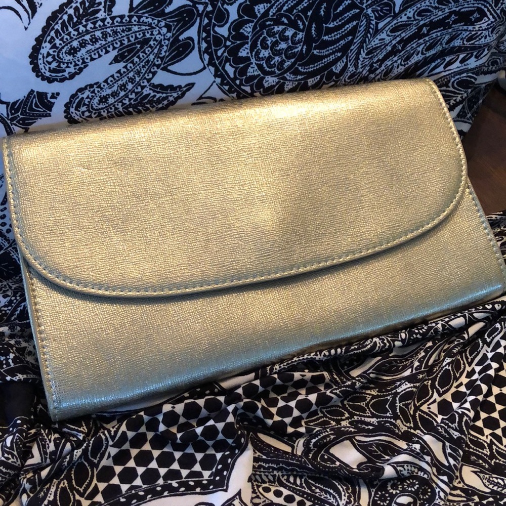 Halogen pale metallic gold textured clutch with crossbody chain, magnetic close